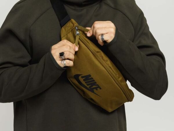 BA5750-368_1.jpg Nike Heritage Hip Pack